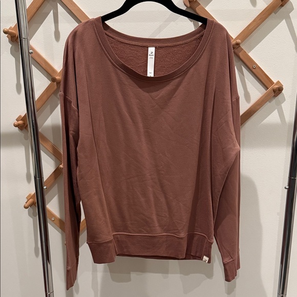 Lounge Off Shoulder - Picture 3 of 5